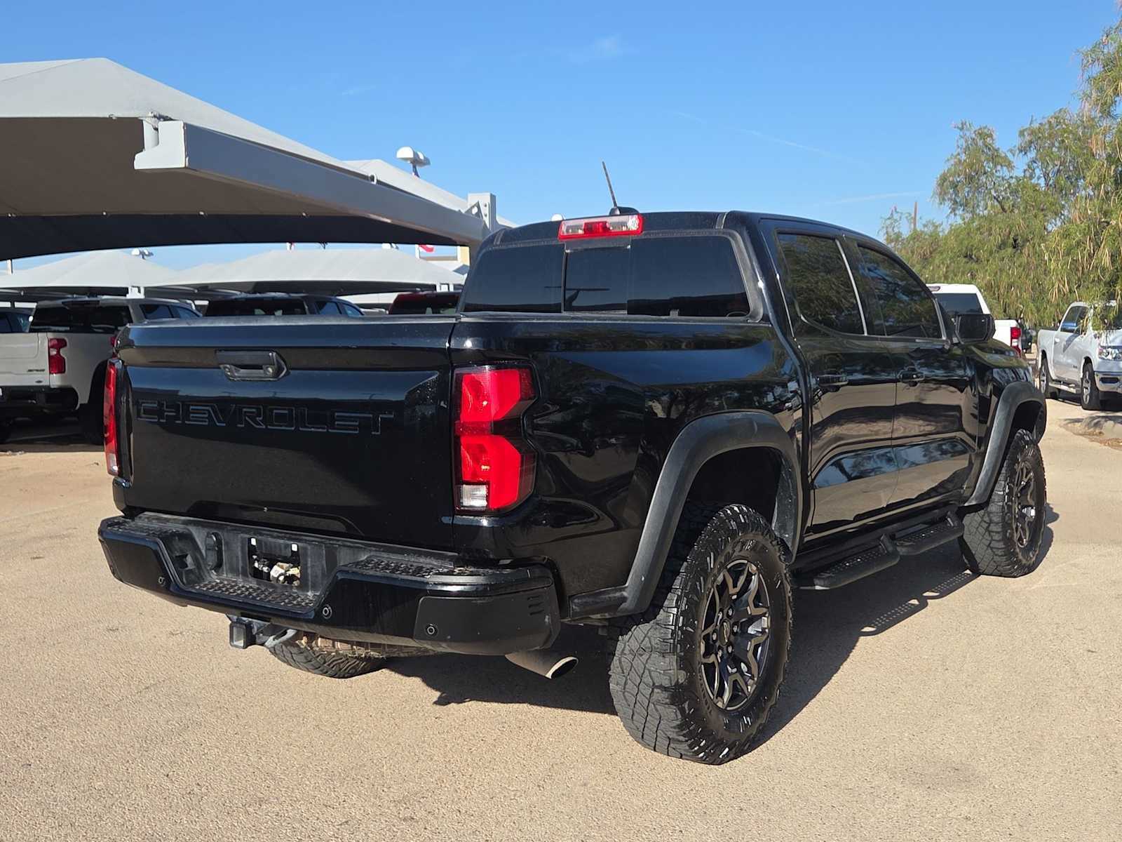 Used 2026 Chevrolet Colorado ZR2 w/ Technology Package AWD/4WD image 8