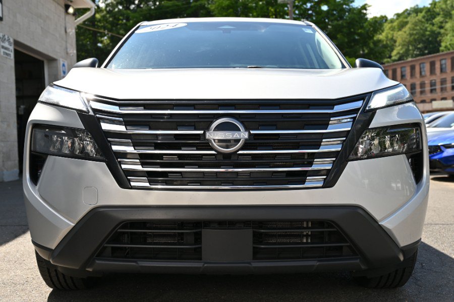 Used 2024 Nissan Rogue S FWD image 8