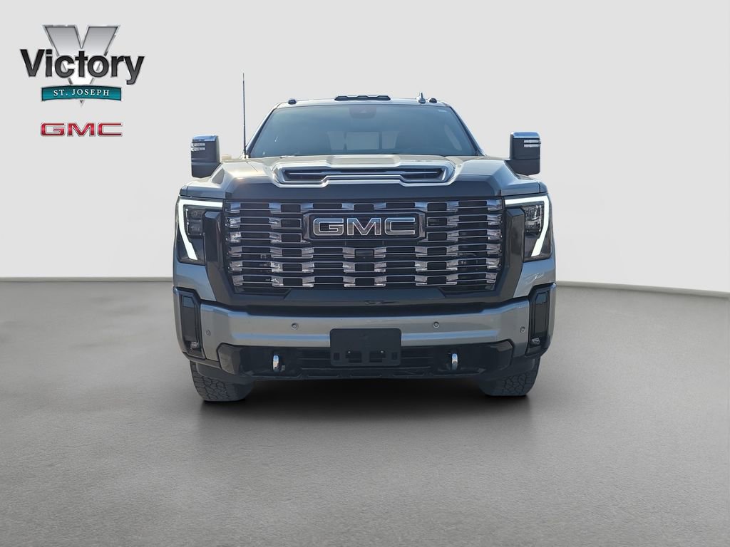 Used 2025 GMC Sierra 2500 Denali Ultimate w/ Max Trailering Package AWD/4WD image 2