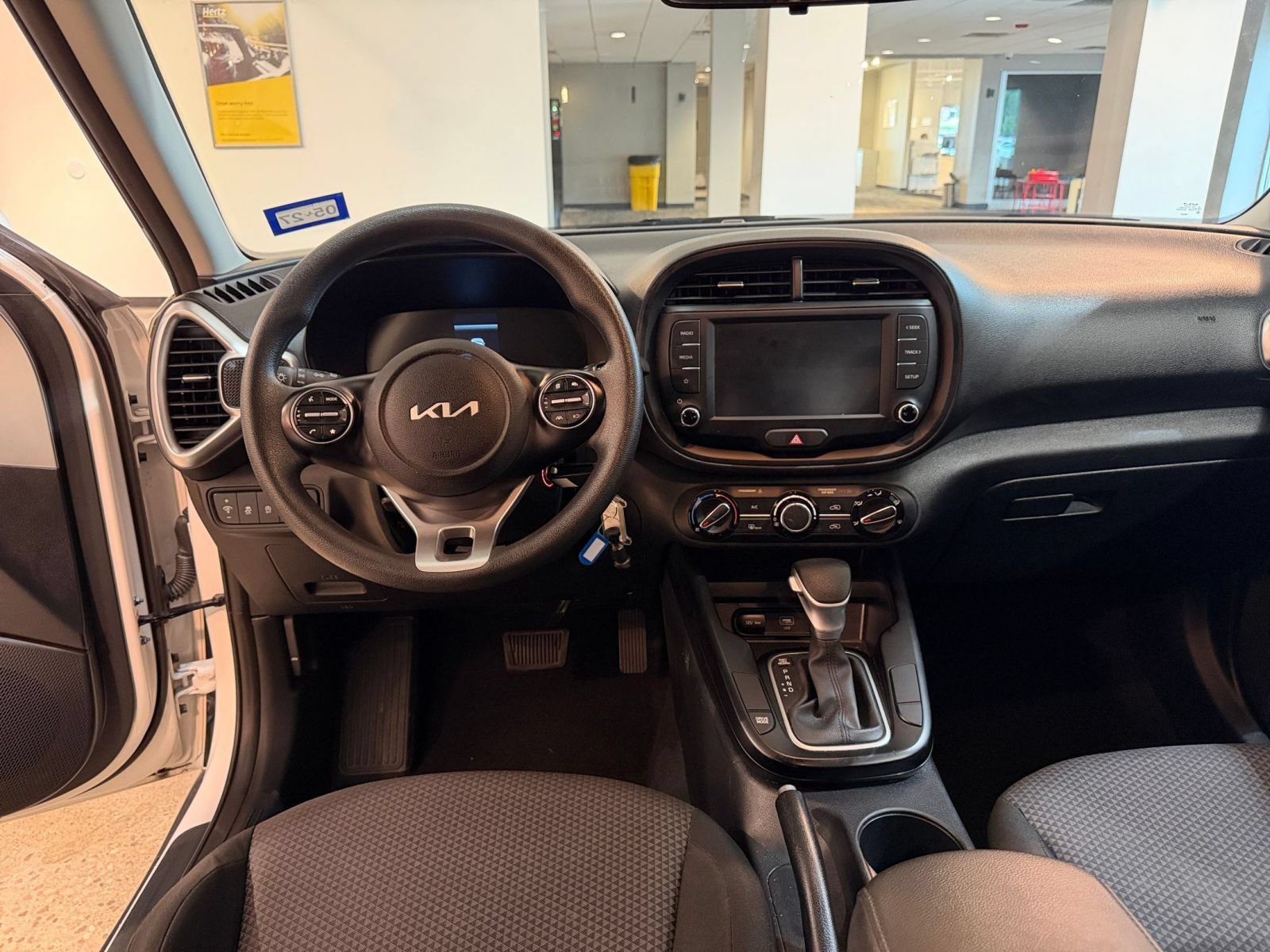 Used 2025 Kia Soul LX w/ LX Technology Package FWD image 33