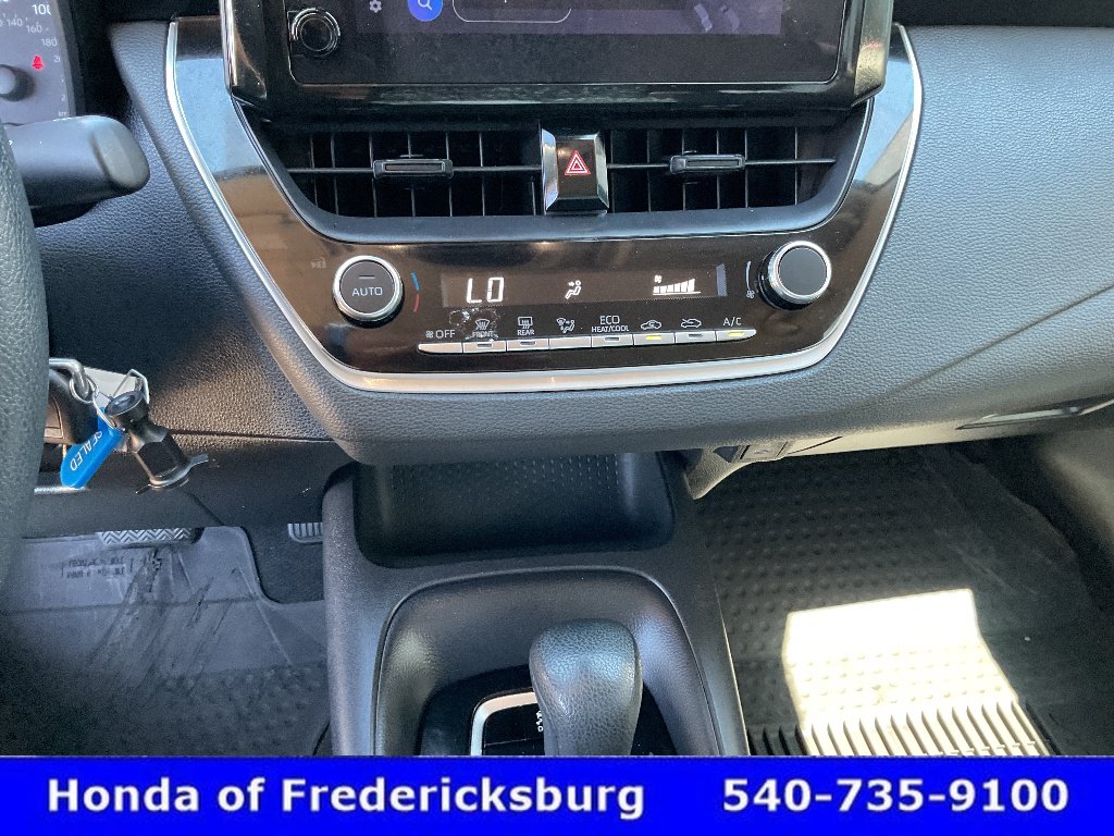 Used 2024 Toyota Corolla LE FWD image 32