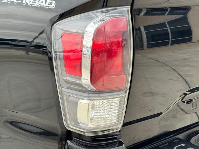 Used 2023 Toyota Tacoma TRD Off-Road image 11