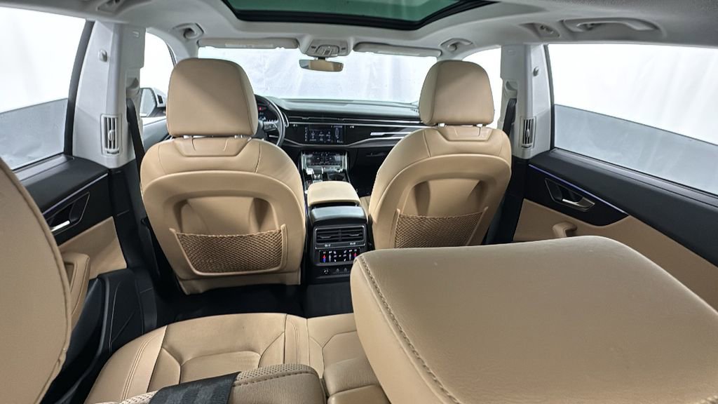 Used 2023 Audi Q8 Prestige image 18