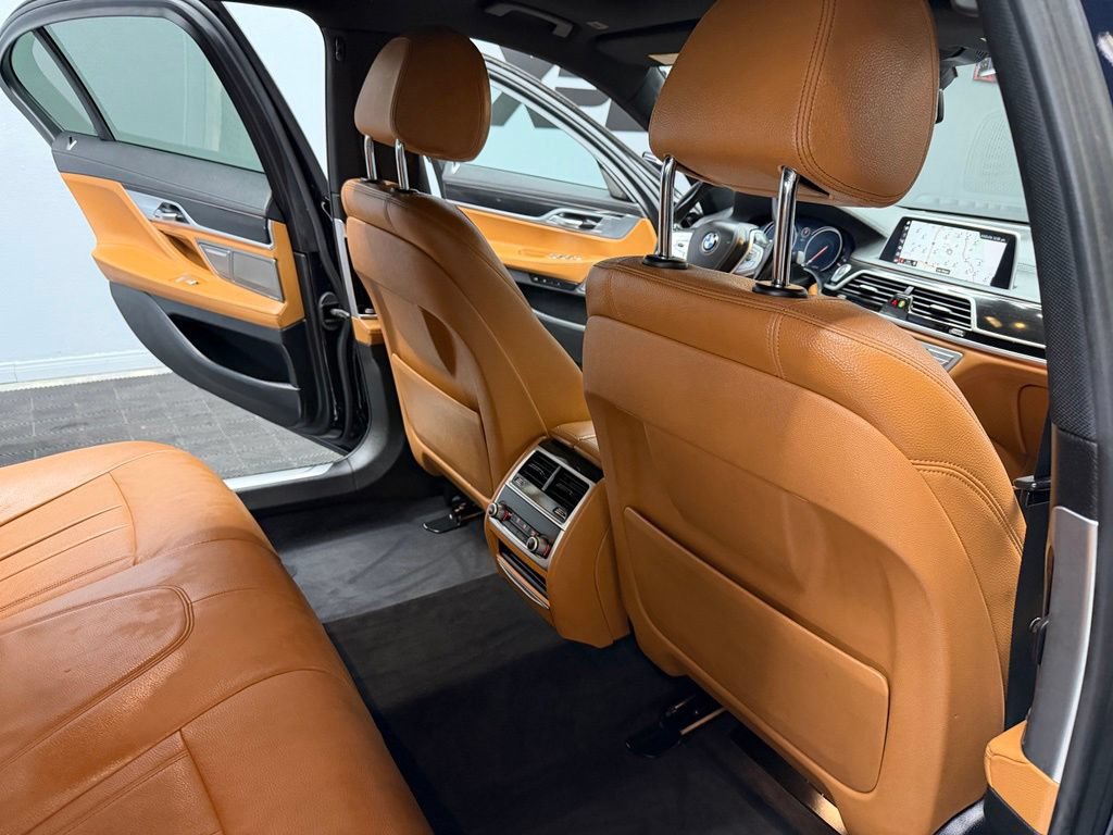 Used 2019 BMW 740i w/ M Sport Package RWD image 44