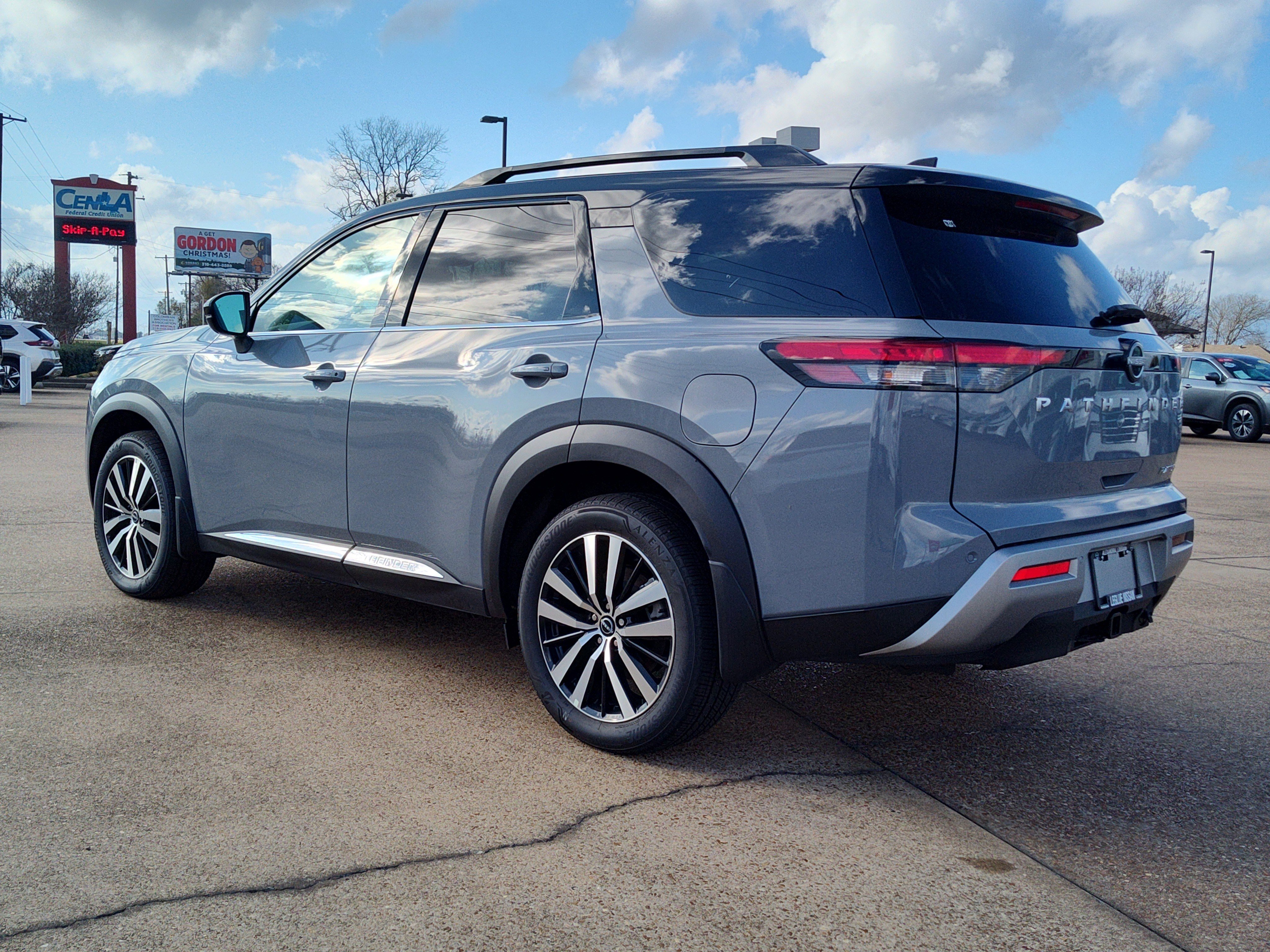 New 2025 Nissan Pathfinder Platinum w/ Cargo Package image 3