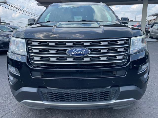 Used 2017 Ford Explorer XLT w/ Equipment Group 202A AWD/4WD image 2