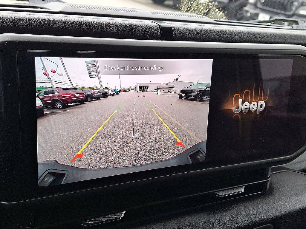 Used 2024 Jeep Gladiator Sport AWD/4WD image 15