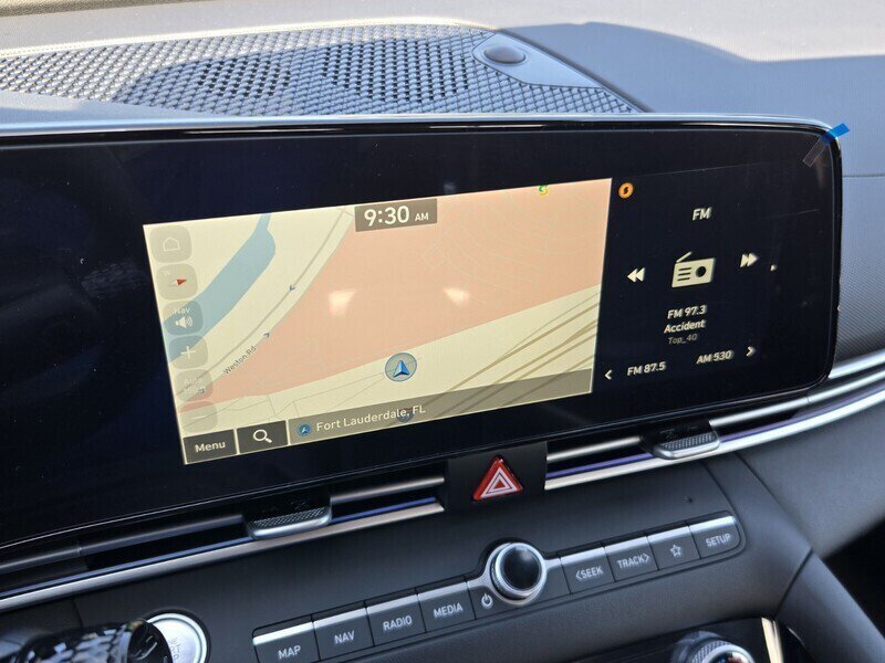 New 2026 Hyundai Elantra Limited FWD image 9