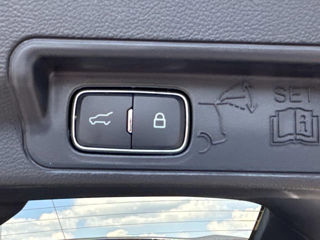 Used 2025 Ford Explorer ST image 15