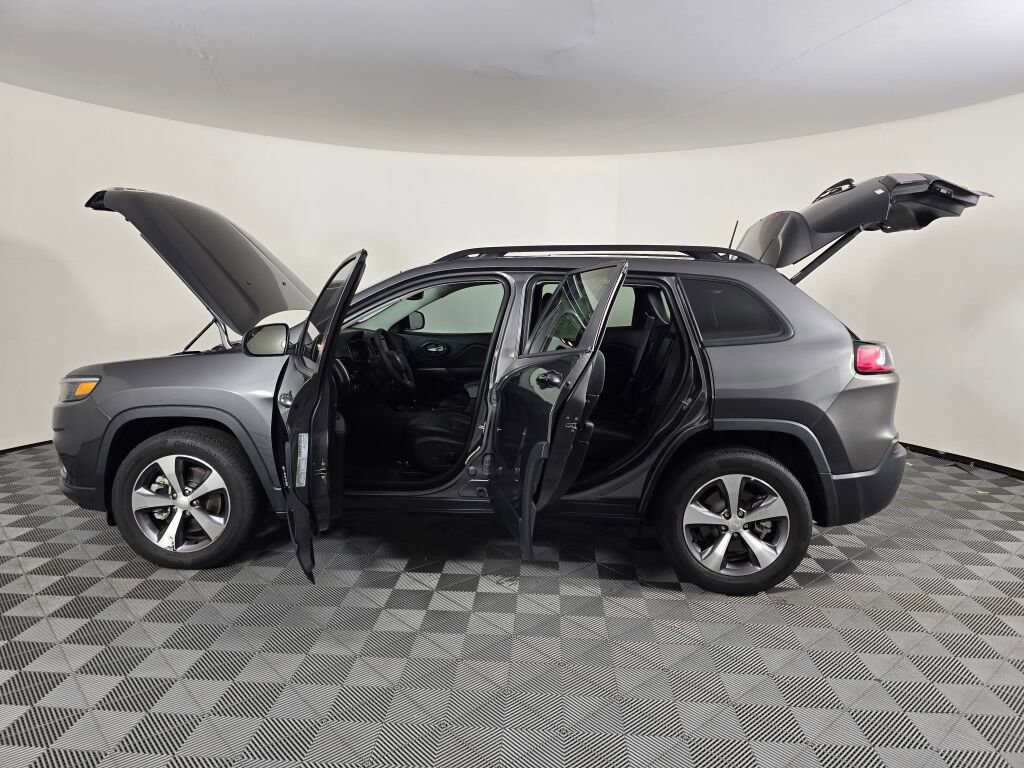 Used 2022 Jeep Cherokee Limited image 16