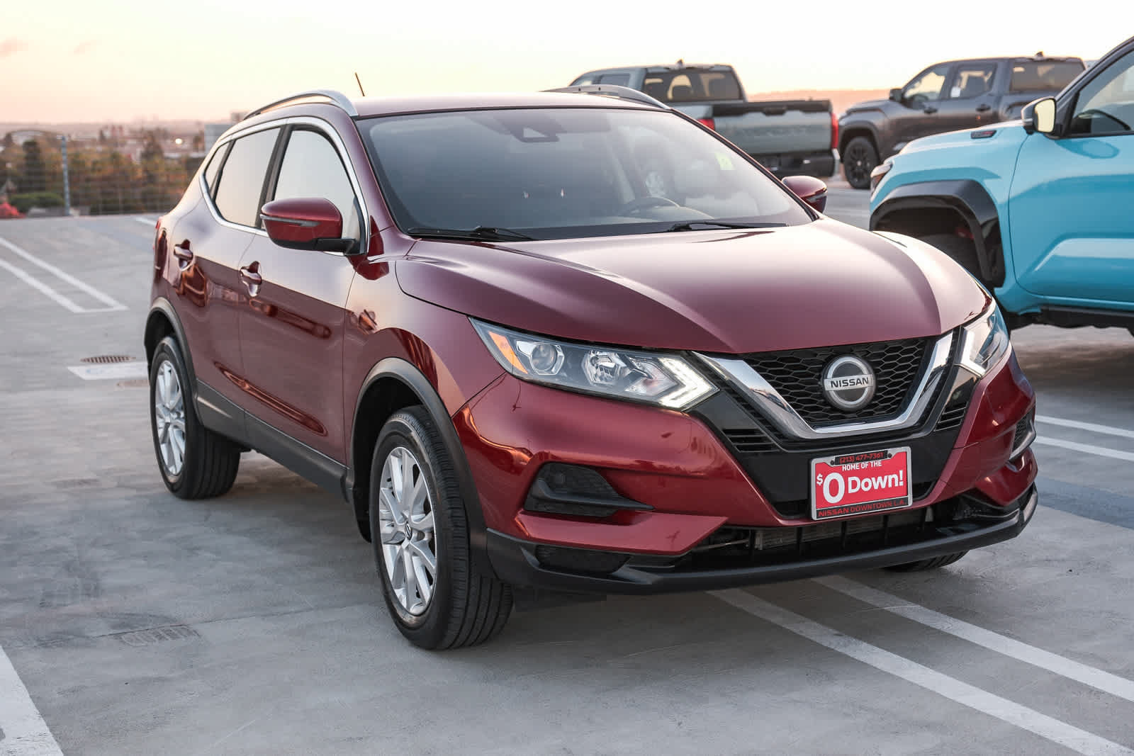 Used 2020 Nissan Rogue Sport SV FWD image 3