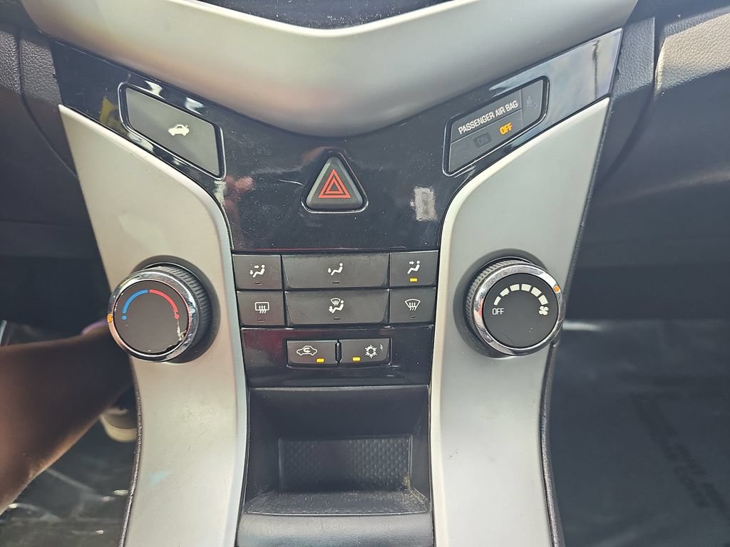 Used 2015 Chevrolet Cruze LT FWD image 23