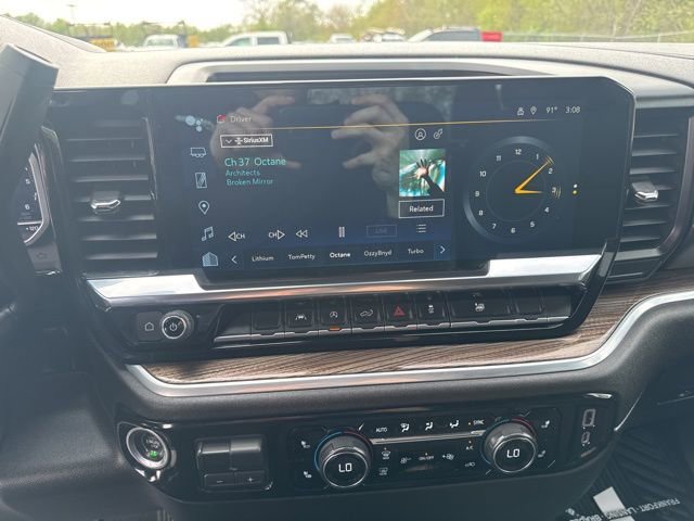 Used 2022 Chevrolet Silverado 1500 LT AWD/4WD image 13