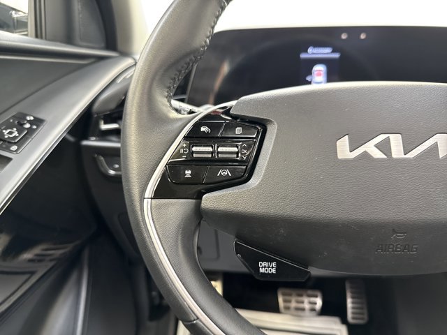 Certified 2023 Kia Niro EX Touring image 17