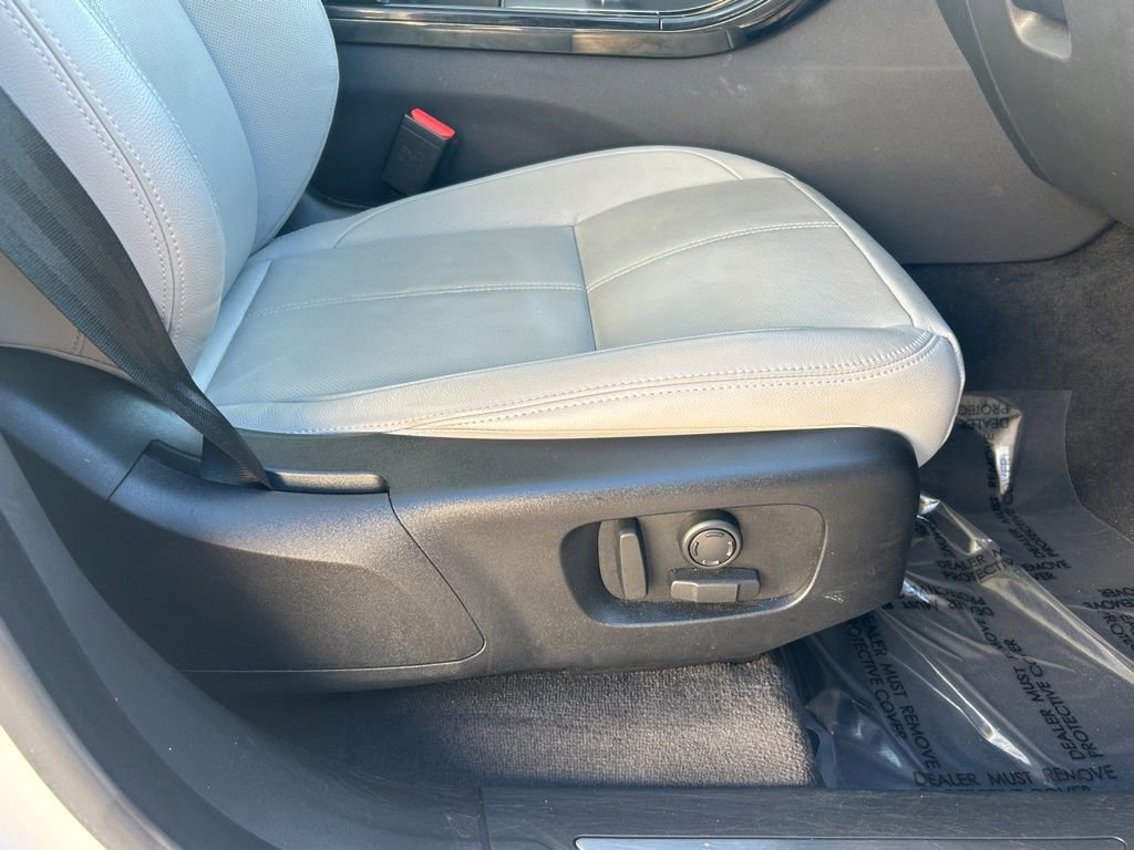 Used 2025 Land Rover Range Rover Velar Dynamic SE image 23