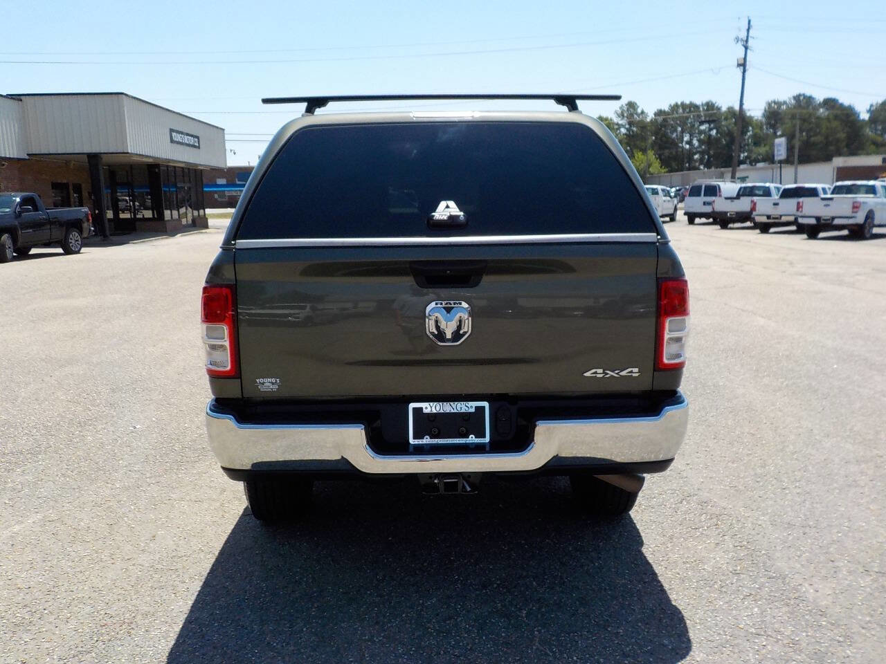 Used 2020 RAM 2500 Tradesman w/ Chrome Appearance Group AWD/4WD image 4