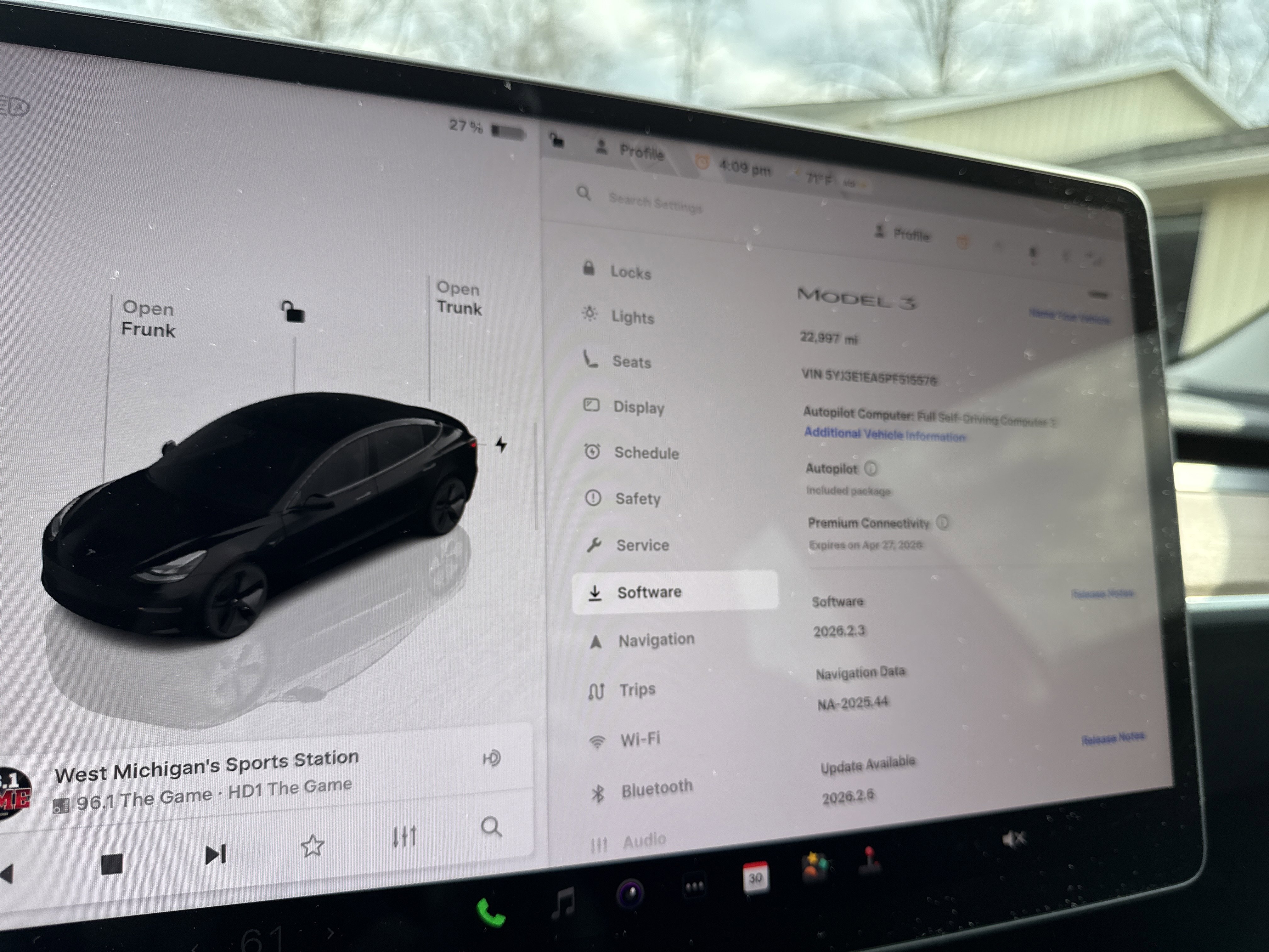 Used 2023 Tesla Model 3 Standard Range image 17