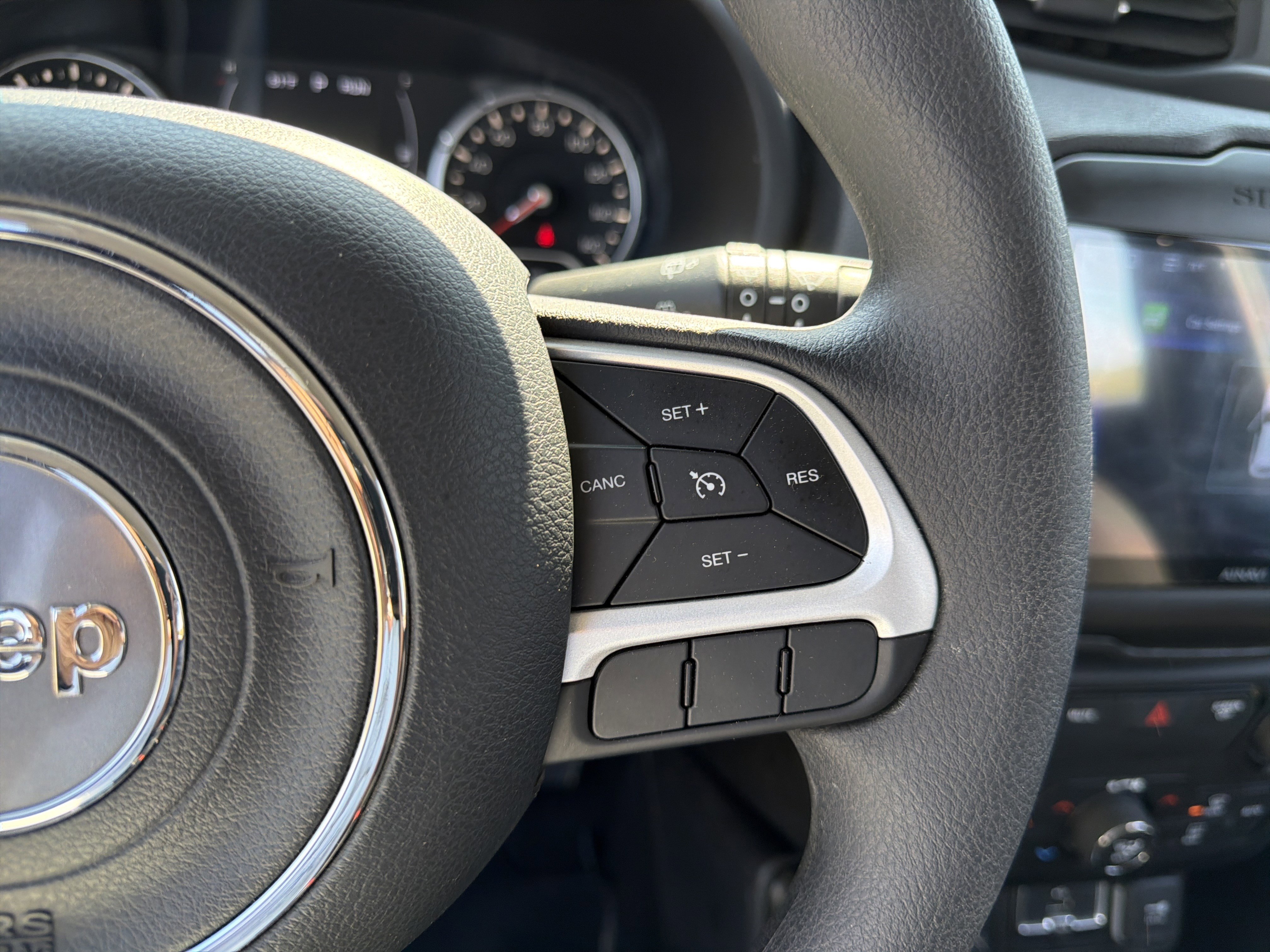 Used 2020 Jeep Renegade Sport w/ UConnect 7.0 Group image 25