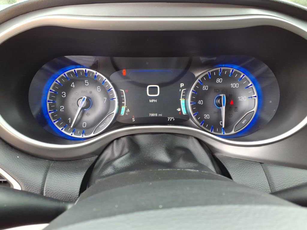 Used 2023 Chrysler Pacifica Touring-L FWD image 20