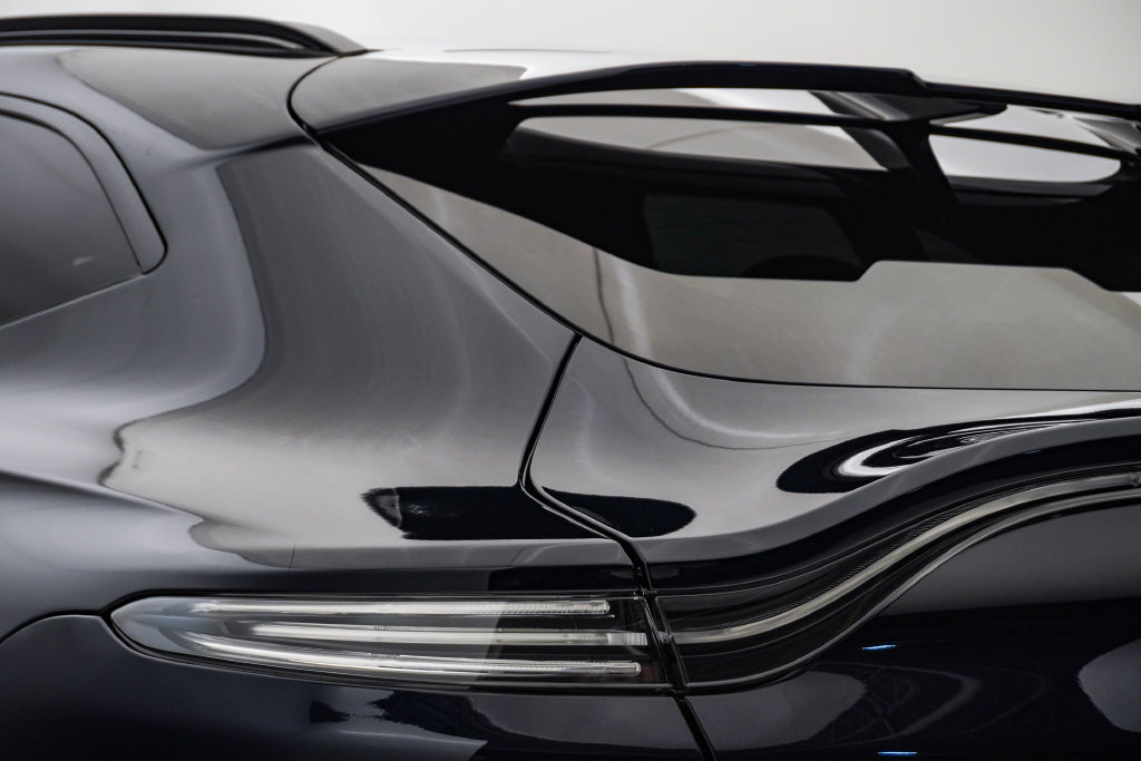 Used 2026 Aston Martin DBX 707 AWD/4WD image 13