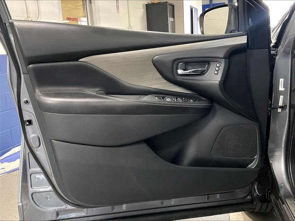 Used 2018 Nissan Murano SL w/ Moonroof Package AWD/4WD image 9