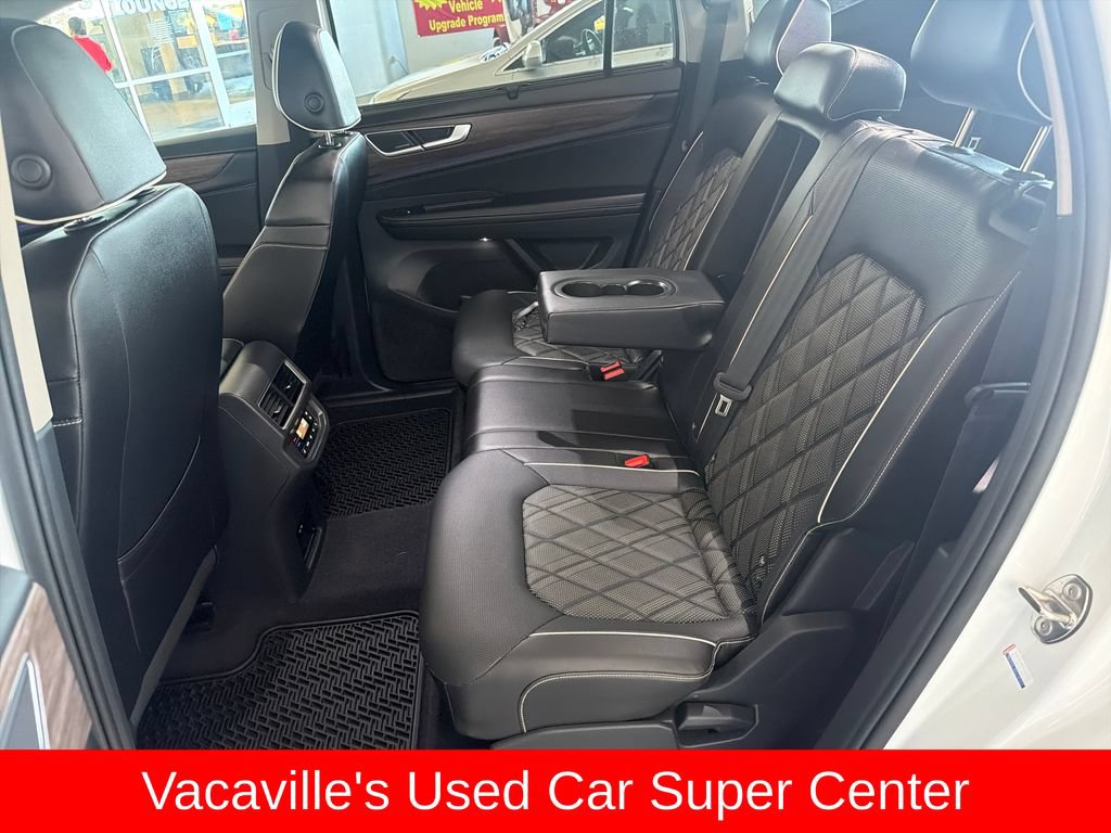 Used 2024 Volkswagen Atlas SEL Premium R-Line AWD/4WD image 23