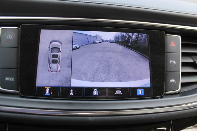 Used 2022 Buick Enclave Avenir w/ Avenir Technology Package image 19