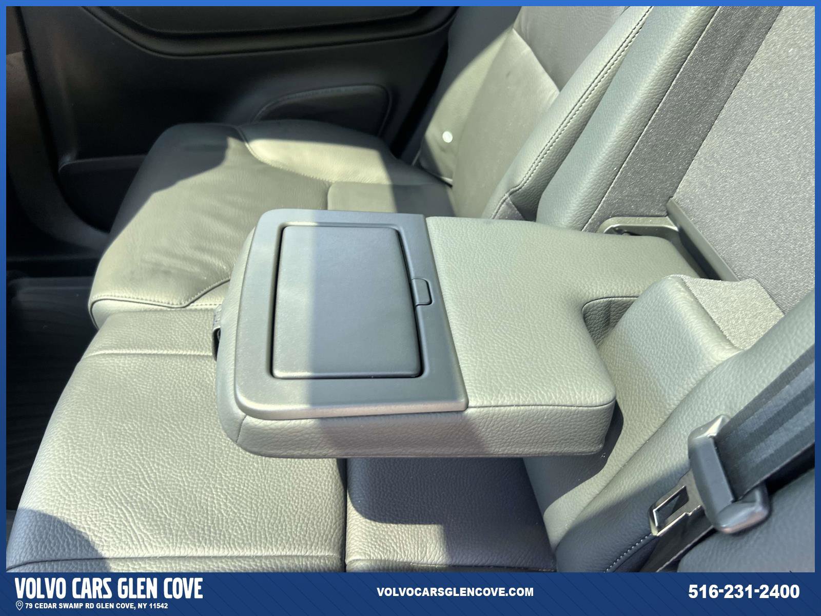 Used 2025 Volvo XC90 T8 Plus w/ Protection Package Premier AWD/4WD image 10
