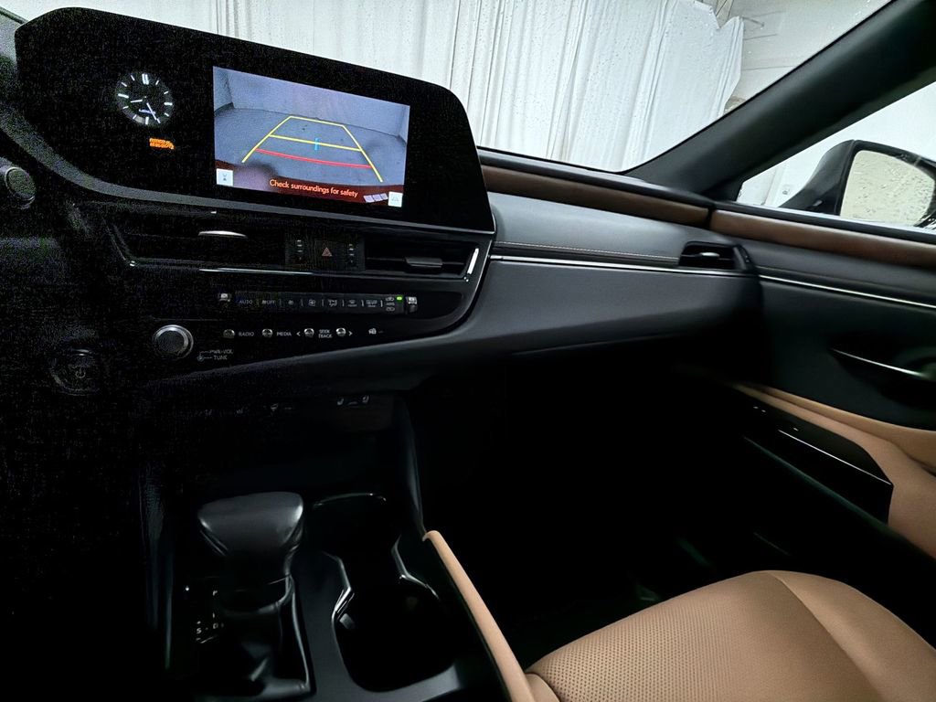 Used 2023 Lexus ES 300h w/ Premium Package image 20