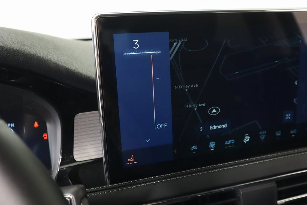 New 2026 Lincoln Corsair Premiere FWD image 8