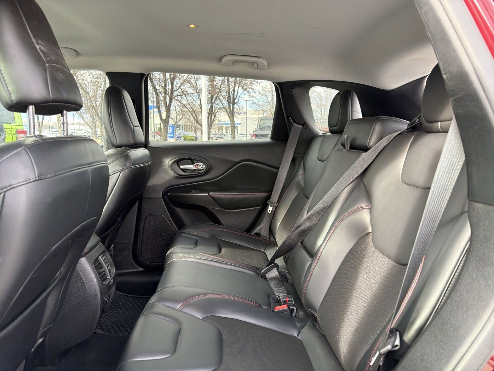 Used 2021 Jeep Cherokee Trailhawk w/ Comfort/Convenience Group image 31