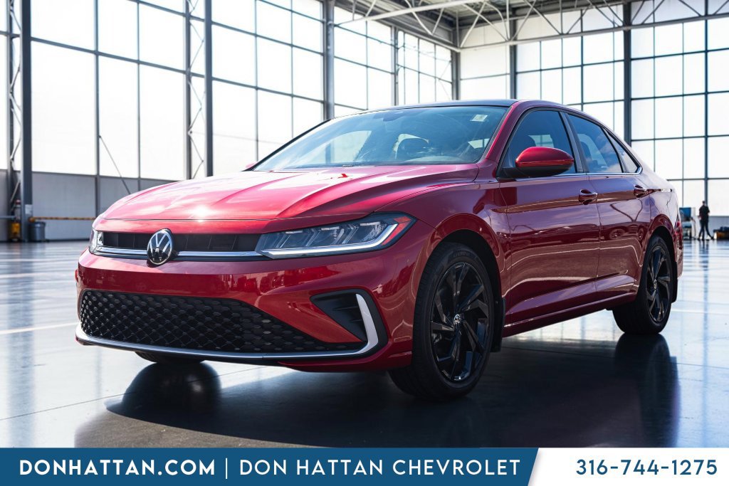 Used 2025 Volkswagen Jetta SE FWD image 1