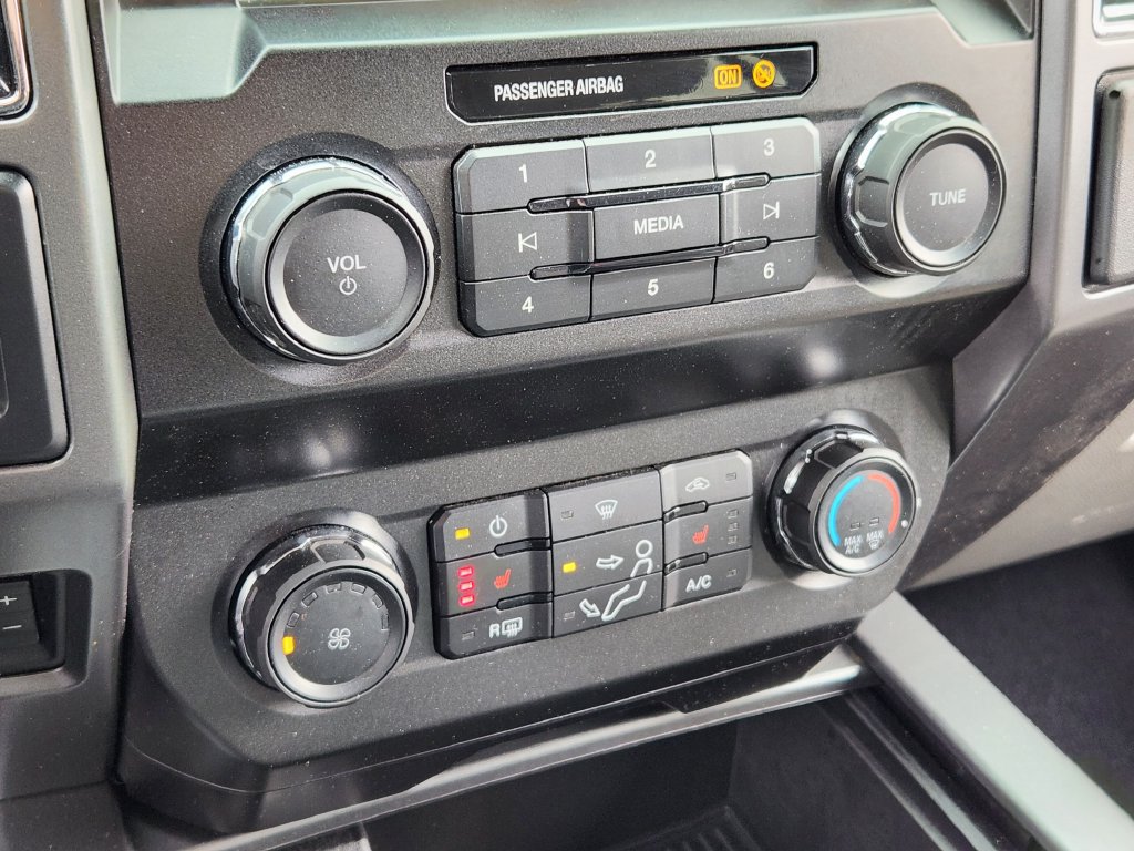 Used 2019 Ford F250 XLT w/ XLT Premium Package AWD/4WD image 24