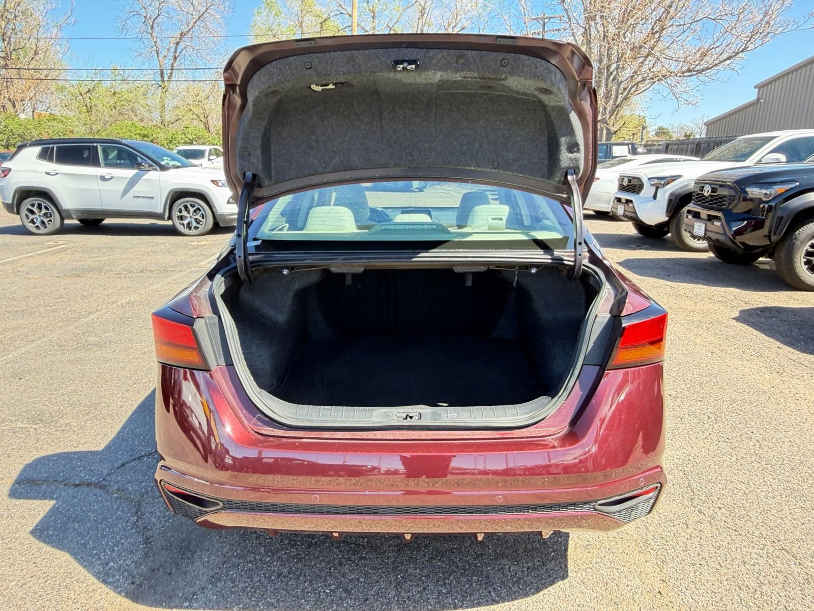 Used 2025 Nissan Altima 2.5 SV image 29