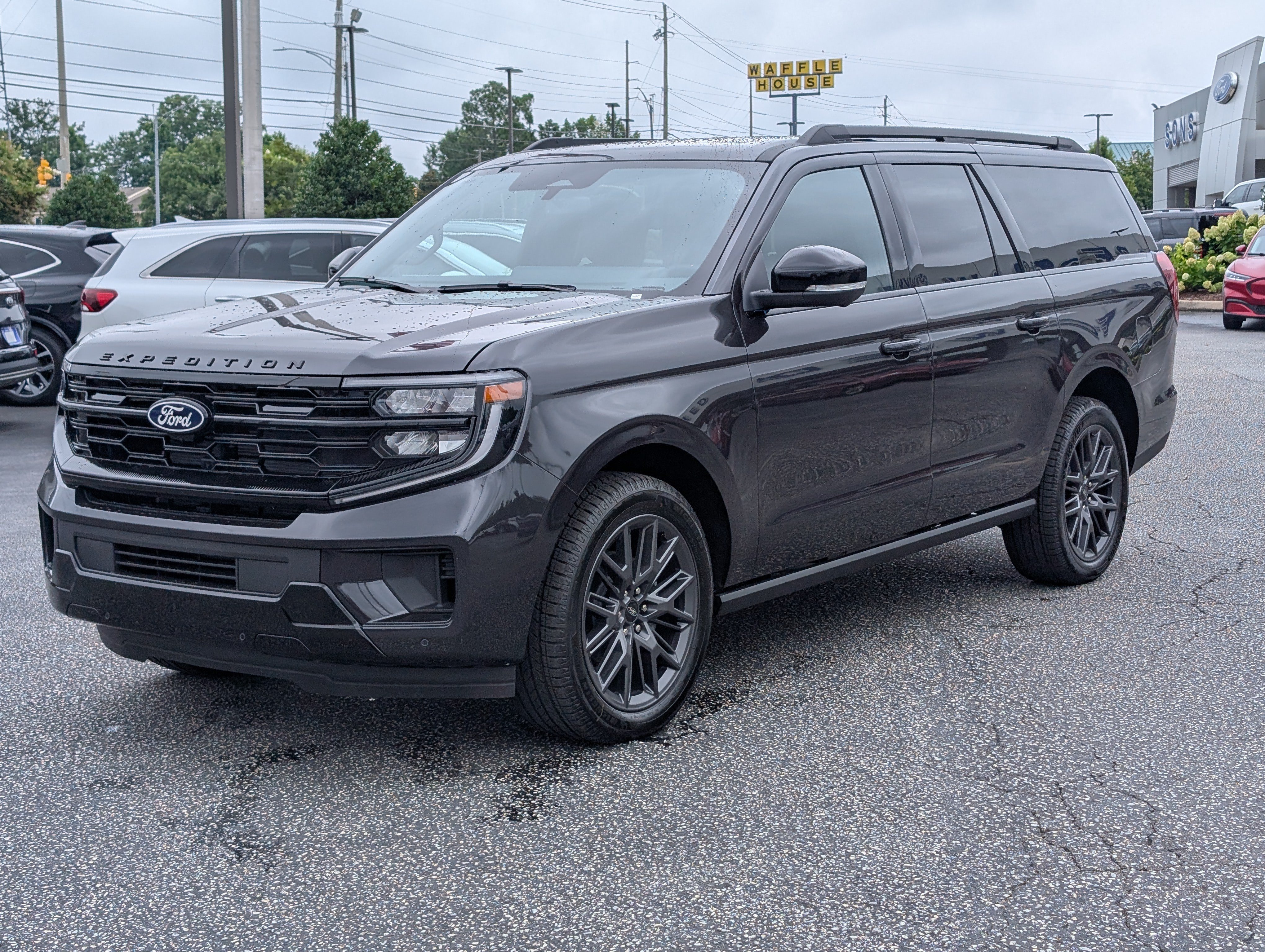 New 2027 Ford Expedition Max Platinum w/ Stealth Appearance Package AWD/4WD image 2