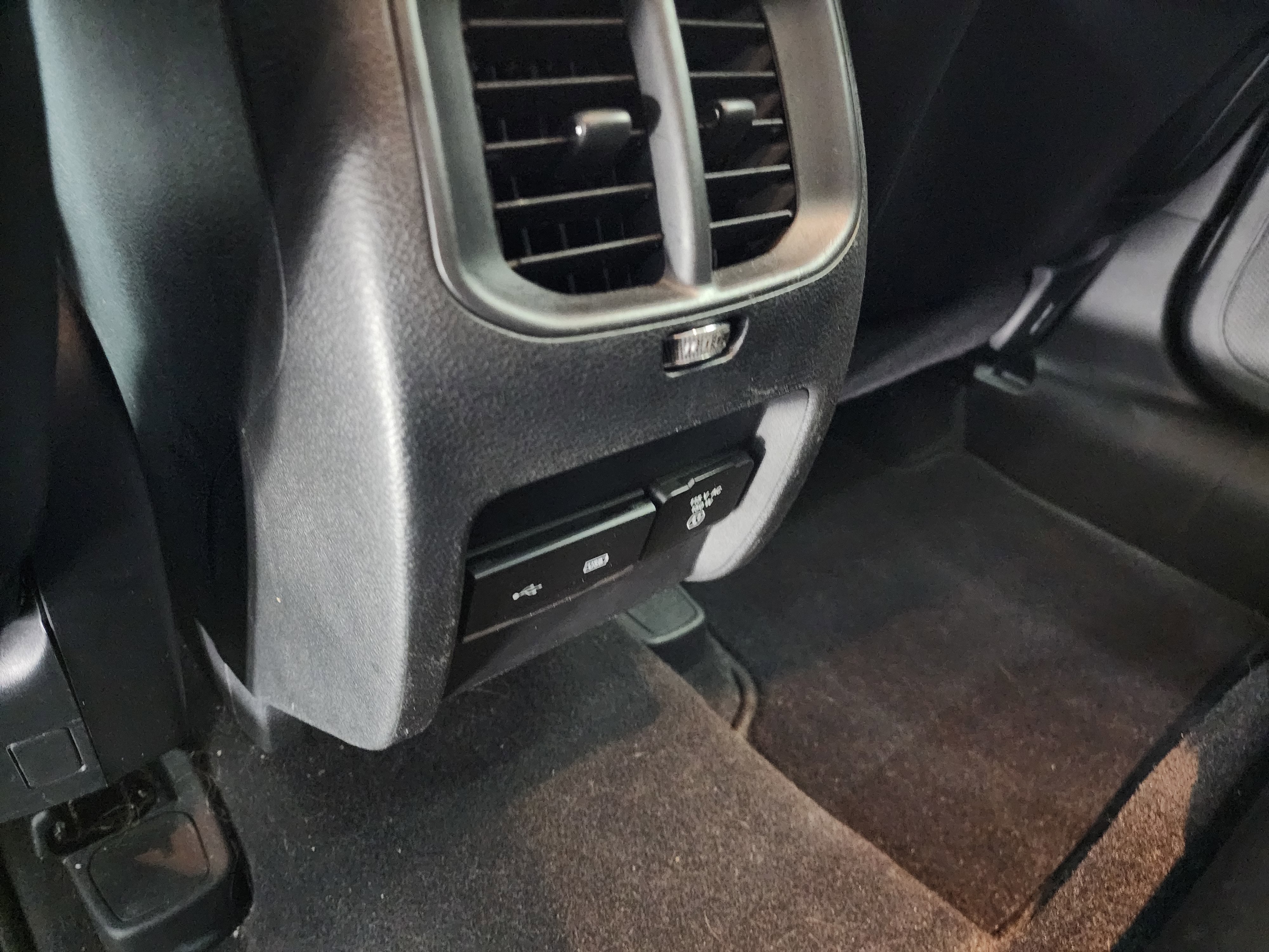 Used 2020 Jeep Cherokee Limited image 34