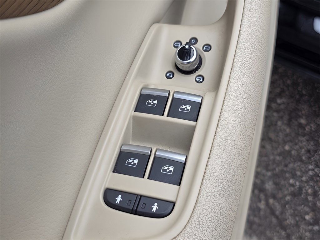 Used 2017 Audi Q7 3.0T Premium image 19