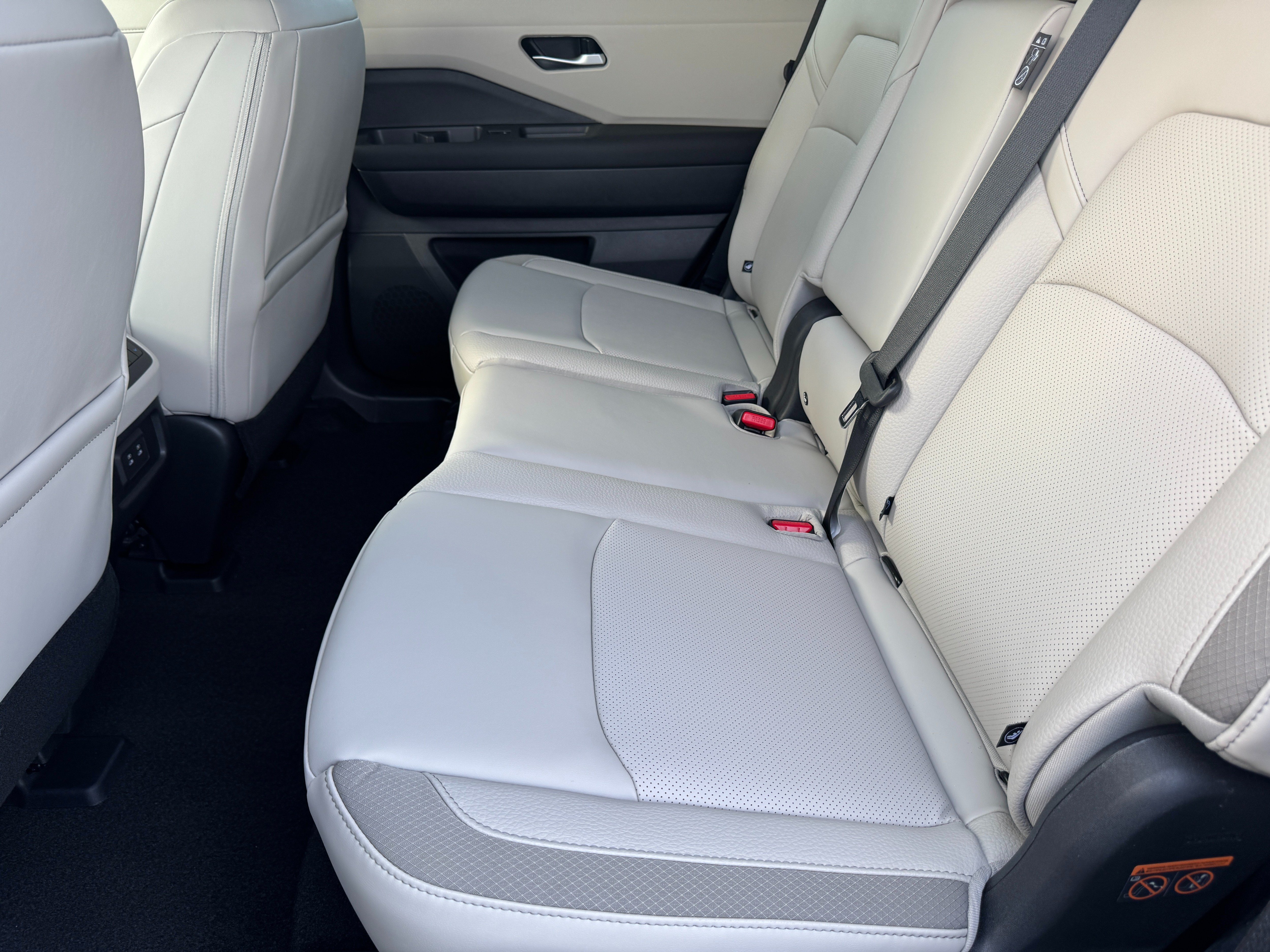 New 2026 Nissan Pathfinder SL w/ Cargo Package AWD/4WD image 23