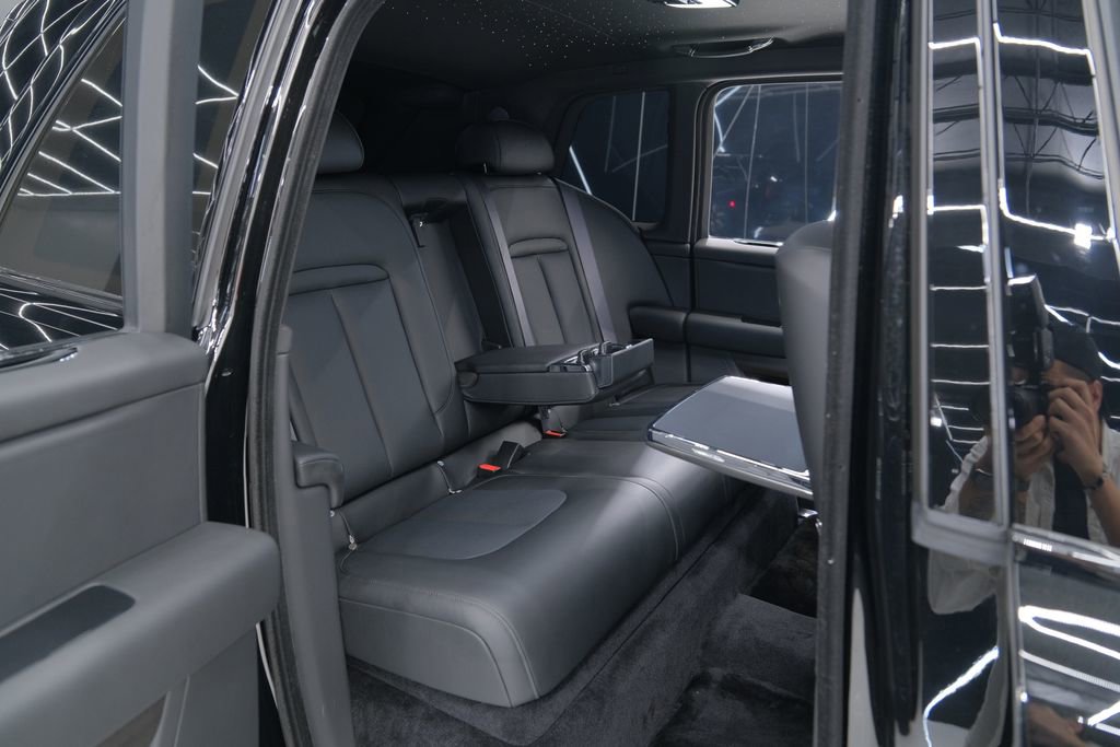 Used 2026 Rolls-Royce Cullinan image 32