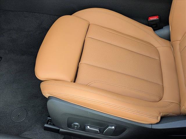 Used 2026 BMW 330i xDrive Sedan w/ Premium Package AWD/4WD image 4