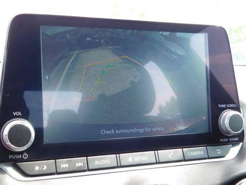 Used 2025 Nissan Sentra SV FWD image 16