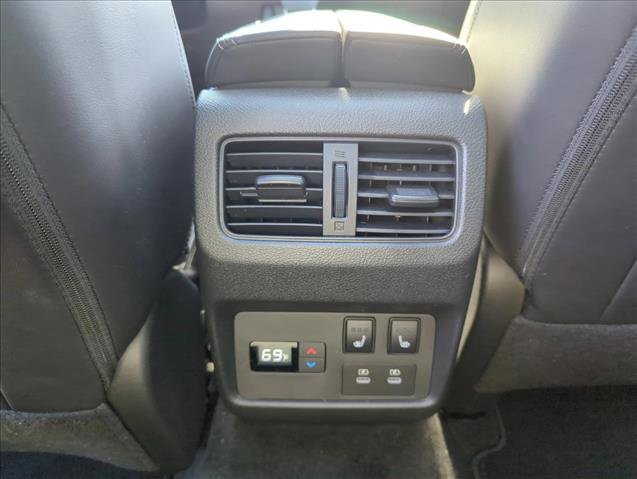 Used 2025 Nissan Rogue Platinum w/ Tech Package image 19