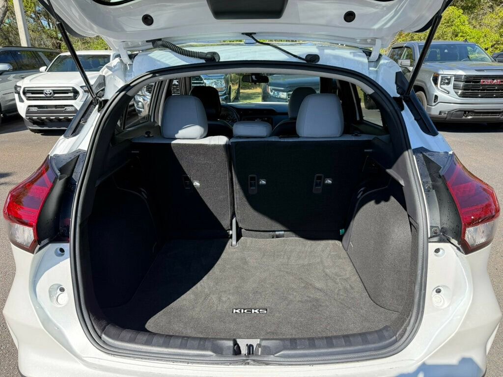 Used 2024 Nissan Kicks SR w/ SR Premium Package image 8