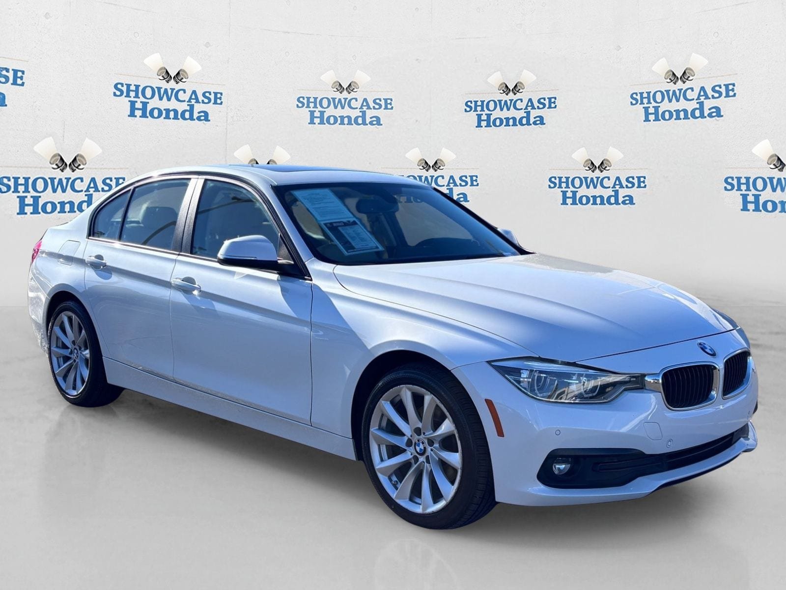 Used 2018 BMW 320i xDrive Sedan AWD/4WD image 10