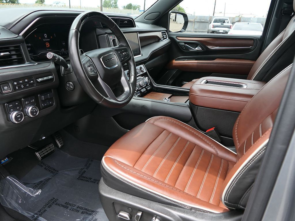 Used 2023 GMC Yukon Denali Ultimate AWD/4WD image 11