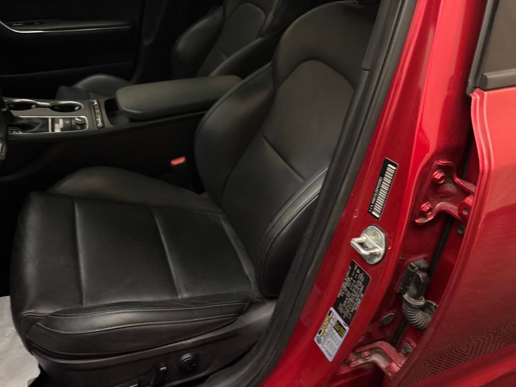 Used 2023 Kia Stinger GT-Line w/ Sun & Sound Package image 10