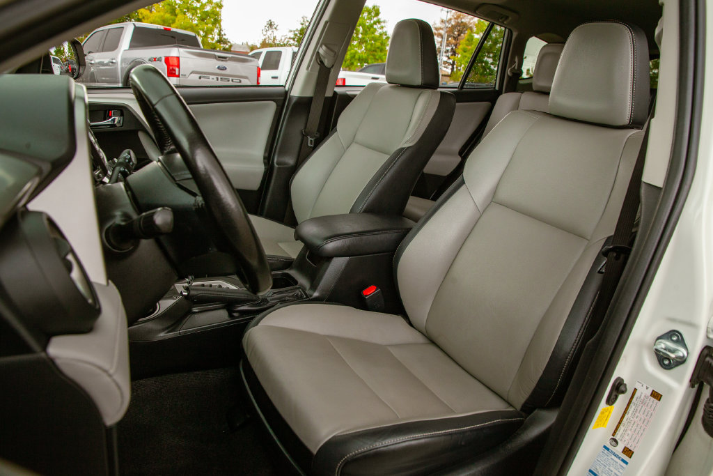 Used 2017 Toyota RAV4 Limited w/ Advanced Technology Package AWD/4WD image 13