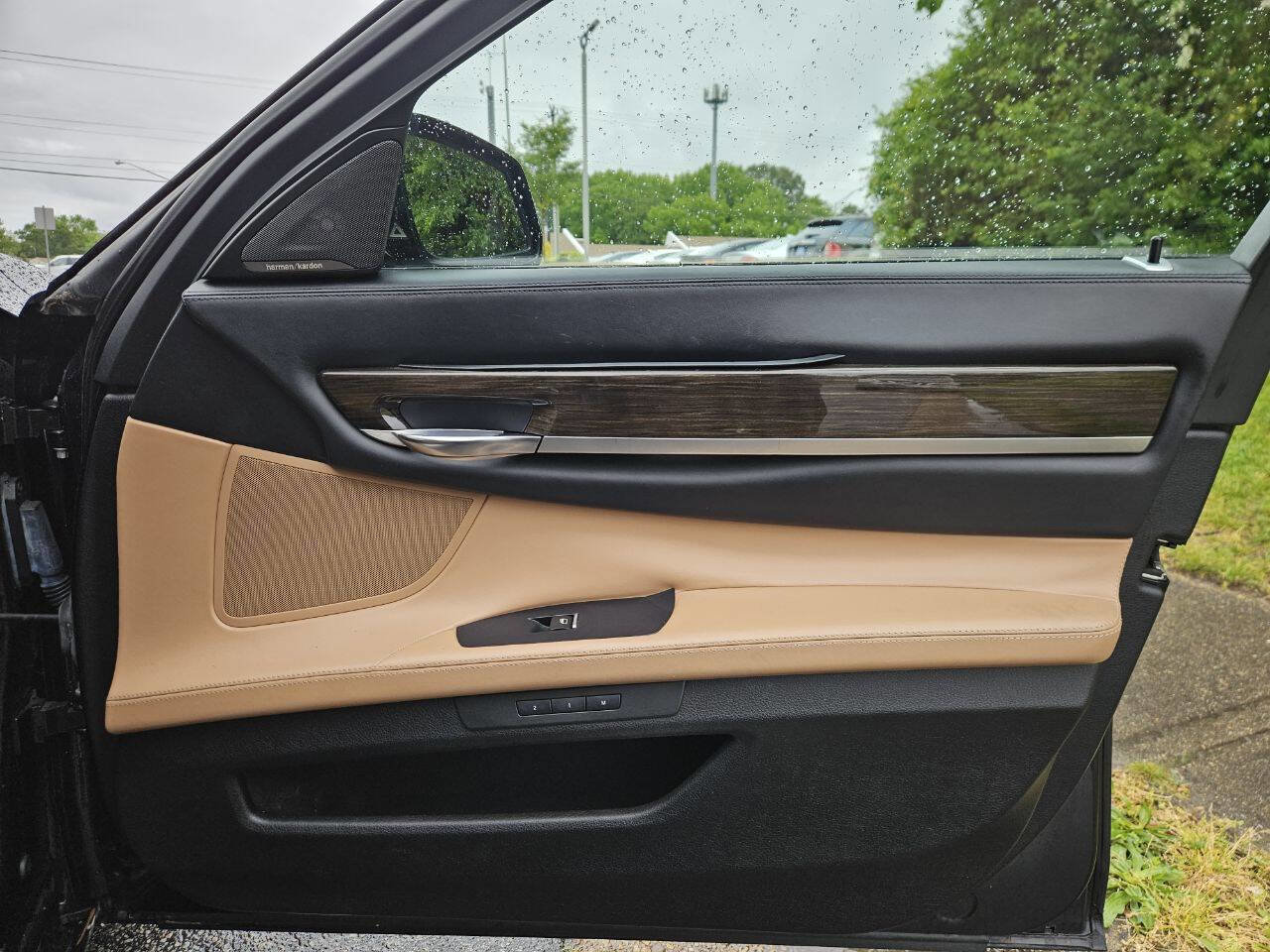Used 2014 BMW 750Li RWD image 18