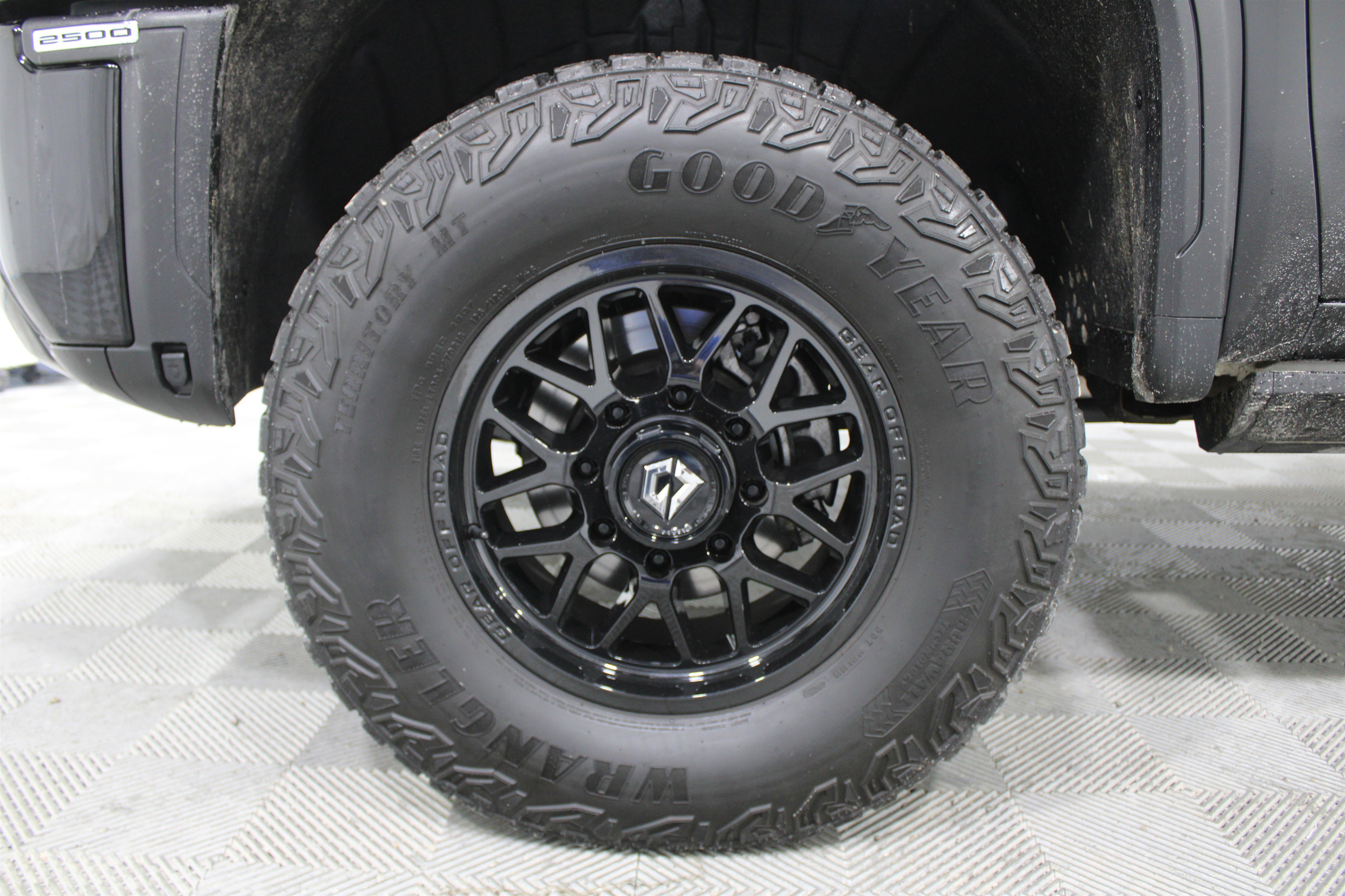 Used 2024 GMC Sierra 2500 AT4X AWD/4WD image 34