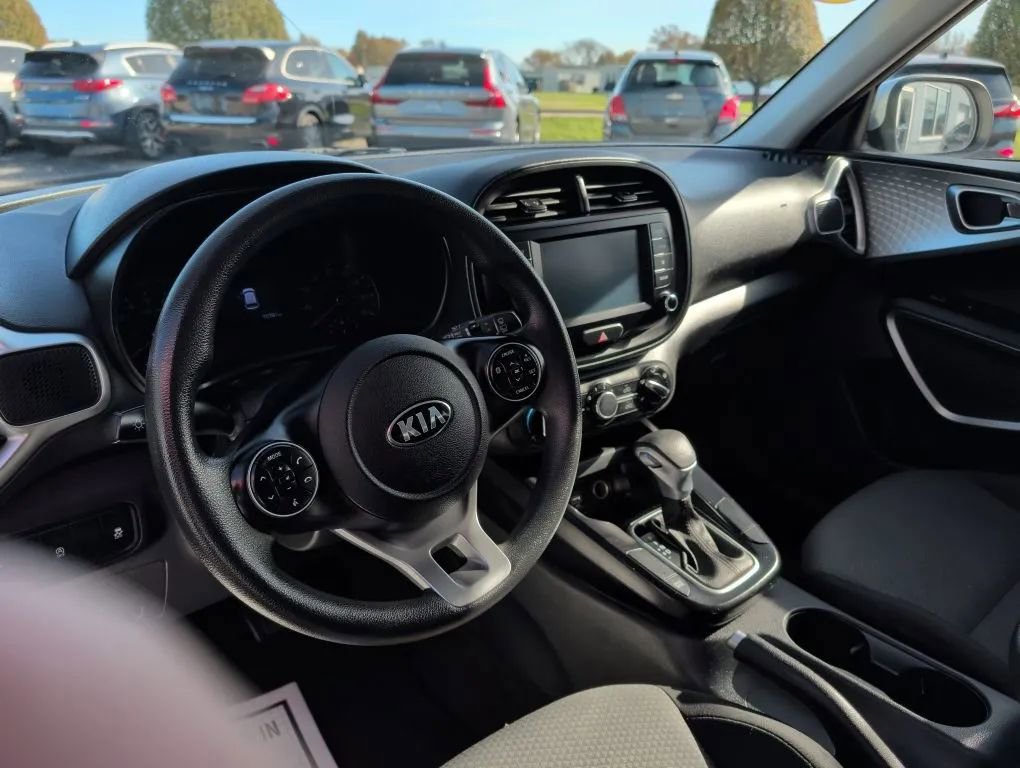 Used 2020 Kia Soul LX image 25